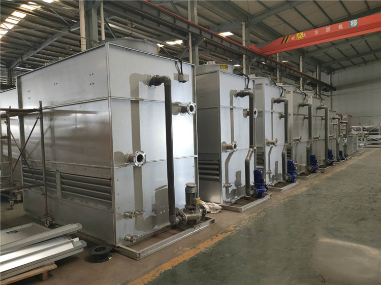 逆流闭式冷却塔